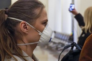 Šalys sukasi iš padėties – uždraudė išvežti medicinines kaukes ir respiratorius