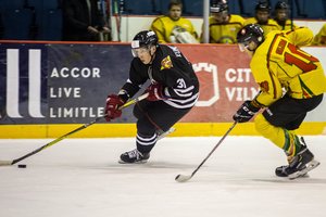 Lietuvos ledo ritulio pirmenybių atkrintamųjų puošmena – Vilniaus klubų derbis