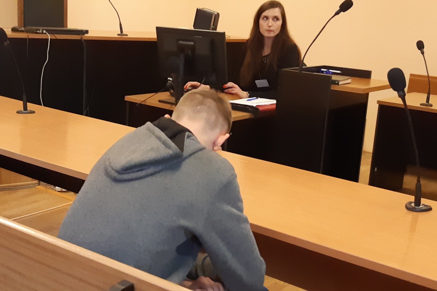 Nuosprendžio teismo salėje klausėsi tik vienas penkiolikmetis.<br>A.Pilaitienės nuotr.
