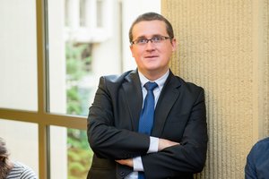 SAM draudimą ekspertui komentuoti koronavirusą premjero patarėjas vadina laisvės varžymu