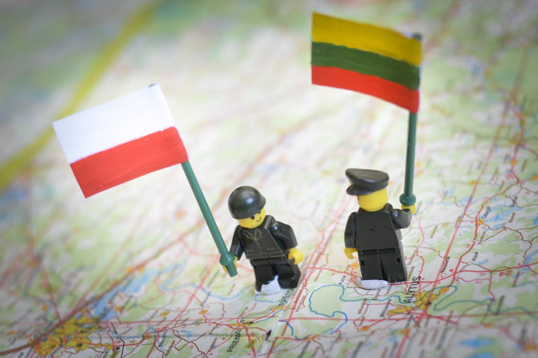 1996 m. pasirašyta Lietuvos ir Lenkijos sutartis dėl valstybinių sienų.<br>J.Stacevičiaus nuotr.