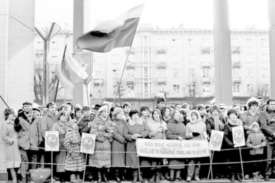 1990 kovo 11-oji.Lietuvos Nepriklausomybės atkūrimo dienos akimirkos.<br>P.Lileikio nuotr.