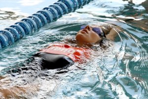 Dėl koronaviruso grėsmės nukeliamas Alytuje turėjęs vykti plaukimo čempionatas