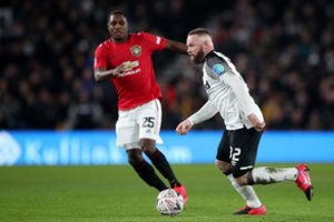 Anglijos taurės turnyre „Man United“ eliminavo žemesnės lygos „Derby“ klubą su W. Rooney
