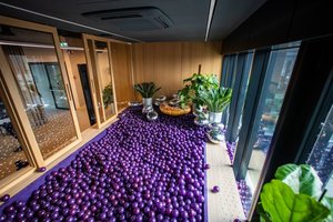 Vienos didžiausių IT įmonių Lietuvoje biuro interjeras – lyg iš romano 