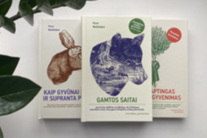 Gamtininkas Peteris Wohllebenas atskleidžia paslaptingus augalų ir gyvūnų saitus