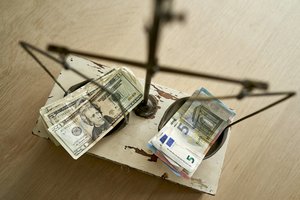 Azijos plėtros bankas: koronaviruso protrūkis gali atnešti šimtus milijardų dolerių nuostolių