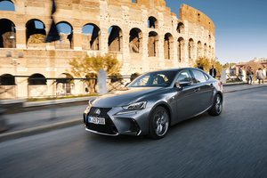 Europiečiai „Lexus“ įvertino kaip patikimiausią automobilių prekės ženklą 