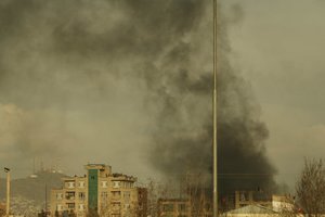 Afganistane per ataką prieš politinį mitingą žuvo dešimtys žmonių