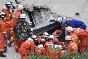 Kinijoje sugriuvus karantinuotų asmenų viešbučiui žuvusių žmonių skaičius padidėjo iki 10