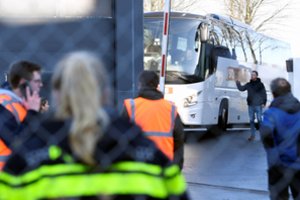 Italijoje dėl viruso kilo transporto chaosas – žmonės bėgo nuo karantino