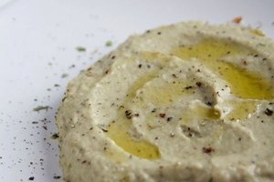 Lengva ir švelni baklažanų užtepėlė „Baba ganoush“