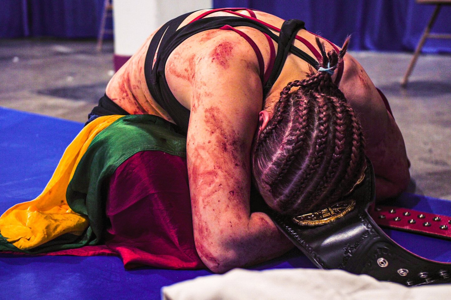 Julija Stoliarenko laimėjo kruviną kovą ir netramdė emocijų po dvikvos.<br>Twitter nuotr.