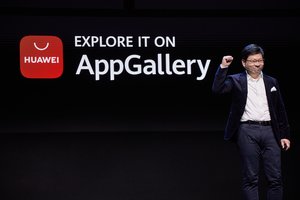 „Huawei AppGallery“ atsidūrė tarp trijų didžiausių programėlių parduotuvių