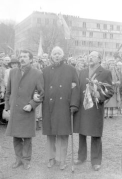  Romualdas Ozolas, Vytautas Landsbergis-Žemkalnis ir jo sūnus Vytautas Landsbergis.<br> P.Lileikio nuotr.