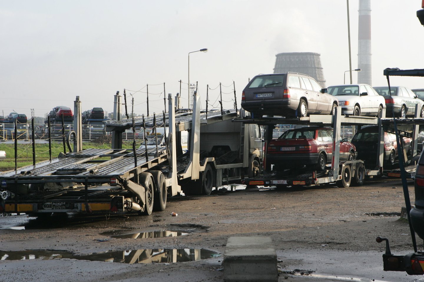 Automobilių turgus, 2006m.<br> A.Barzdžiaus nuotr.