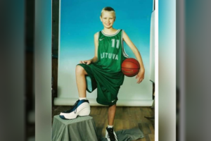 Mindaugas Kuzminskas pasidalijo vaikystės nuotrauka, o visų akį patraukė netikėta detalė