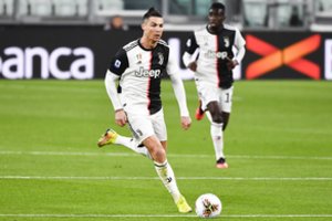 Panika „Juventus“ stovykloje: koronavirusu susirgus gynėjui – C. Ronaldo skrydis į Madeiros salą