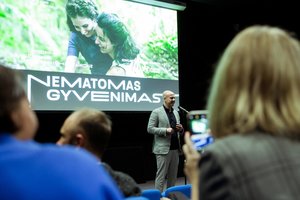 „Kino pavasaris“ dėl koronaviruso grėsmės keliasi į internetą – paaiškino, ką daryti su bilietais