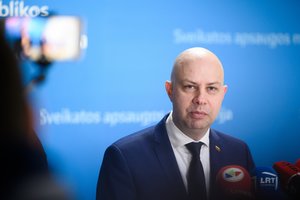 A. Veryga: maitinimo įstaigos veiks, o naktiniai klubai – ne