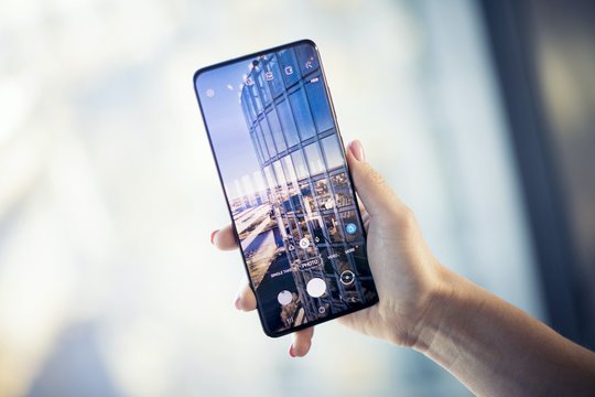 Naujoji „Samsung“ serija „Galaxy S20“ jau Lietuvoje