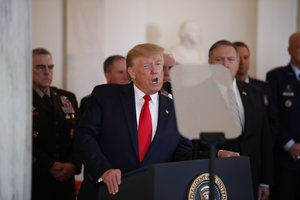 JAV Atstovų Rūmai priėmė įstatymą dėl koronaviruso pagalbos paketo 