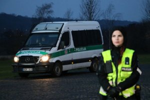 Lietuvos policija ragina žmones naudotis elektroninėmis paslaugomis, pareigūnams žada priemokas