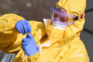 Estijoje ir Ispanijoje žaibiškai daugėja koronaviruso atvejų, Rusija uždaro savo sienas