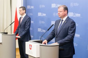 Situaciją dėl koronaviruso telefonu aptarė Lietuvos ir Lenkijos premjerai