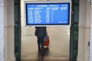 Sumaištis oro uoste: žmonės blaškosi be atsakymų, liejasi pyktis ir ašaros