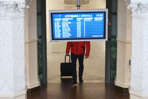 Į policiją plūsta skundai dėl saviizoliacijos nesilaikančių žmonių, bet kol kas niekas nebaudžiamas