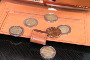 Tiems, kurie laikinai saviizoliuojami, siūloma mokėti dalinio darbo išmoką