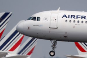 Dėl koronaviruso protrūkio „Air France“ atšaukia 70–90 proc. skrydžių