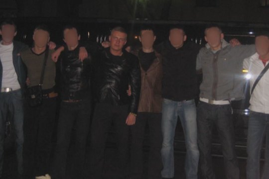 Prie naktinio klubo draugą nužudęs vyras atvirai apie savo poelgį, motyvus ir gaują