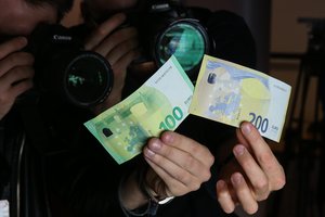 Pokalbis su tariamu ekstrasensu suvalkietei kainavo kelis tūkstančius