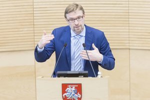 Seimas imasi Darbo kodekse reglamentuoti nuotolinį darbą ir prastovą