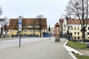 Apmirusioje Klaipėdoje – stiprėjanti koronaviruso baimė ir tuščios gatvės