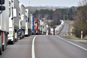 Pasienyje įstrigęs verslas kalba apie konkurencinį karą – kaimynė pastatė užkardą