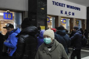 Koronavirusas purto pasaulį: Irane pasveiko 103 metų moteris, Ukrainoje užsikrėtė parlamentaras