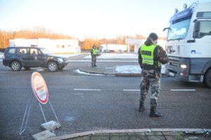 Nuo karantino pradžios į šalį neįleisti 382 asmenys, 205 asmenims neleista išvykti