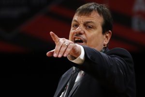 „Anadolu Efes“ treneris beldžiasi į Turkijos lygos vadovų sąžinę: „Sunku žaisti tokioje atmosferoje“