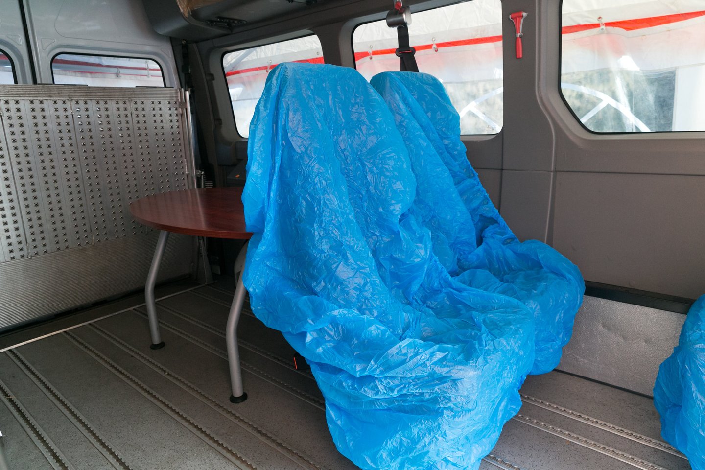 Didžiuosiuose Lietuvos miestuose pradeda veikti pirmieji mobilūs koronaviruso patikros punktai.<br>T.Bauro nuotr.