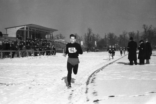  Kauno stadione vyksta žiemos bėgimas (1956 m.)