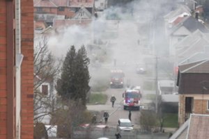 Gaisras Panevėžyje: dėl name kilusio gaisro, gatvė paskendo dūmuose