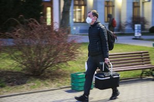 Lietuvoje daugėjant užsikrėtusių – medikų perspėjimas: situacija taps nesuvaldoma per dvi savaites