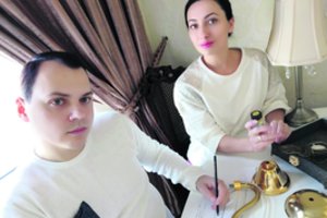 Iliuzionistas Nicholas Kinas baldus prikelia naujam gyvenimui