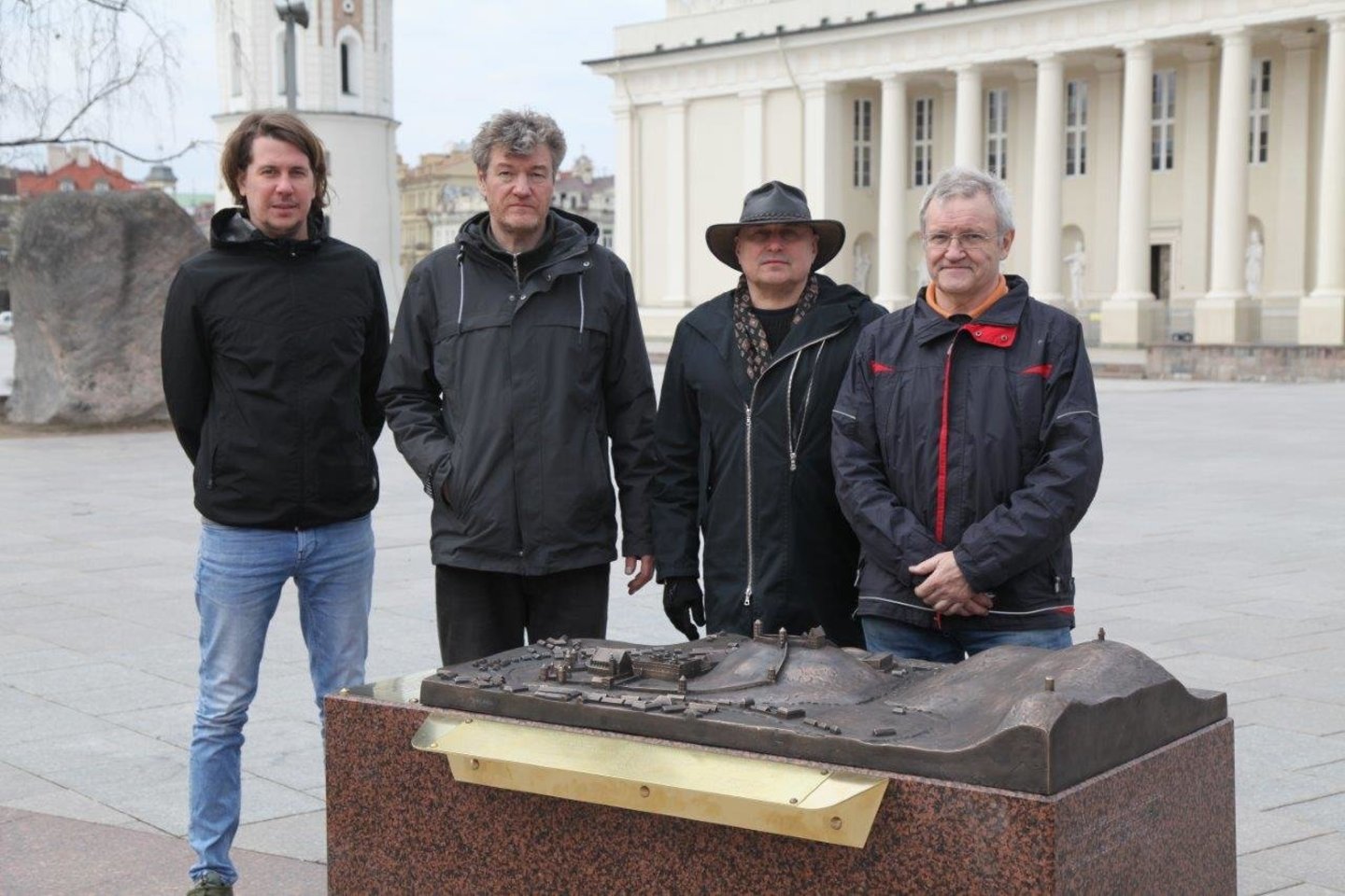 Pristatytas meninio ciklo „Senojo miesto fragmentai“ lauko maketas „Katedra“.<br> Vilniaus savivaldybės nuotr.