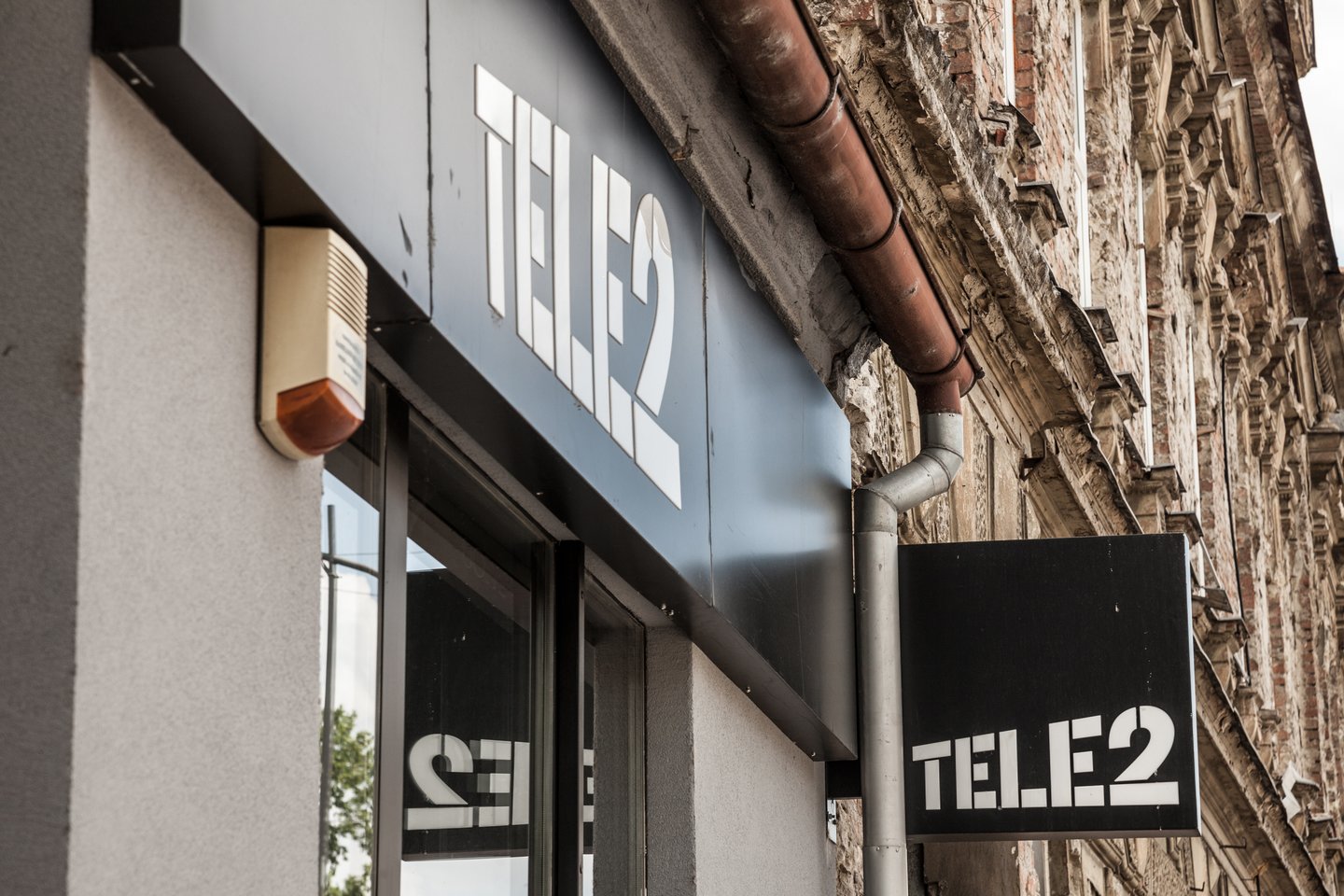 Mobiliojo ryšio operatorius „Tele2“ priėmė sprendimą peržiūrėti reklamos biudžetus ir maksimalų reklamos srautą iš tarptautinių tiekėjų nukreipti į Lietuvoje veikiančią žiniasklaidą.<br>123rf nuotr.