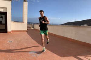 Lietuvos lengvaatlečio ryžtas: dešimtis kilometrų nubėga ant namo stogo