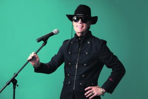 Koronavirusas pakoregavo retai viešumoje matomo 68-erių Algio Frankonio planus